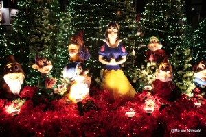 Une crèche de Noël quelque peu blasphématoire...