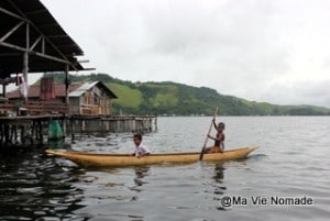lac-santani-enfants-pirogue (1)